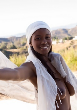Ebony Beauty Jezebel Vessir Topless